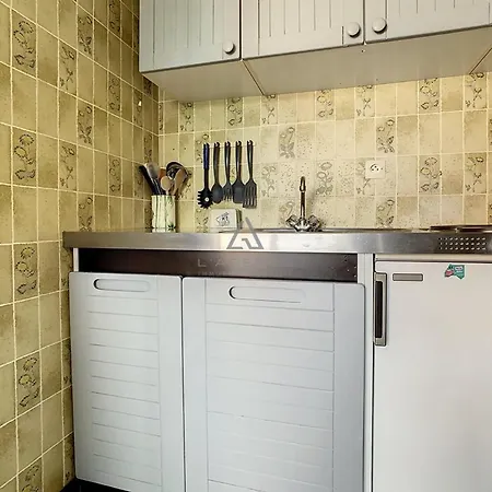 Avec Balcon, 1 Chambre, Parking, A 500m Du Centre, 1km De La - Fr-1-236-67 * ستيلا بلاج