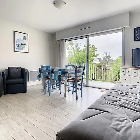 شقة Avec Balcon, 1 Chambre, Parking, A 500m Du Centre, 1km De La - Fr-1-236-67