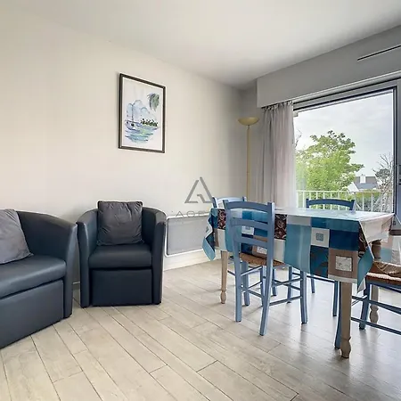 شقة Avec Balcon, 1 Chambre, Parking, A 500m Du Centre, 1km De La - Fr-1-236-67 *